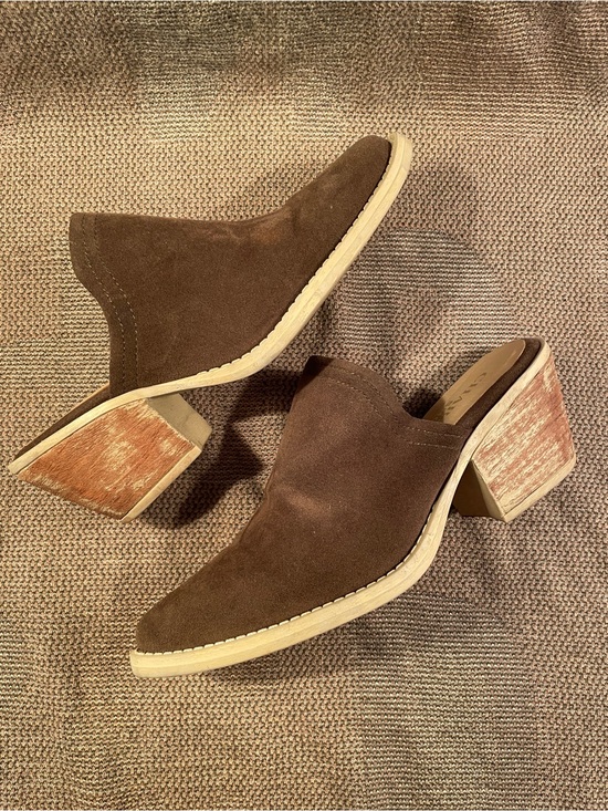 CHARLESTON SHOE CO. Shoes - Charleston Shoe Co. Tahoe Mules Olive Suede